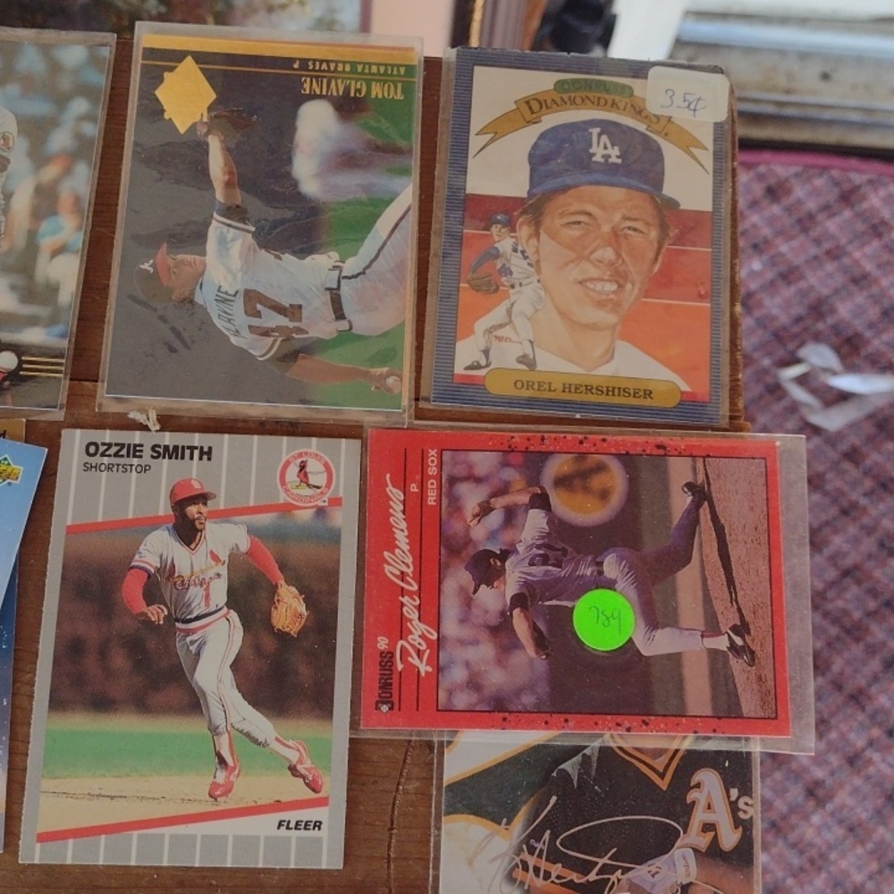 Assorted Baseball Trading Cards - Picture 3 of 7